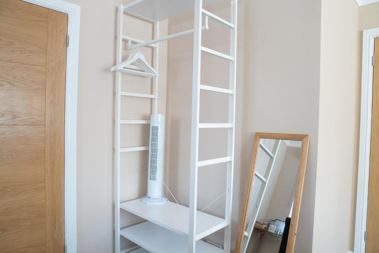 Bed and Breakfast The Cedars West Clandon Екстер'єр фото