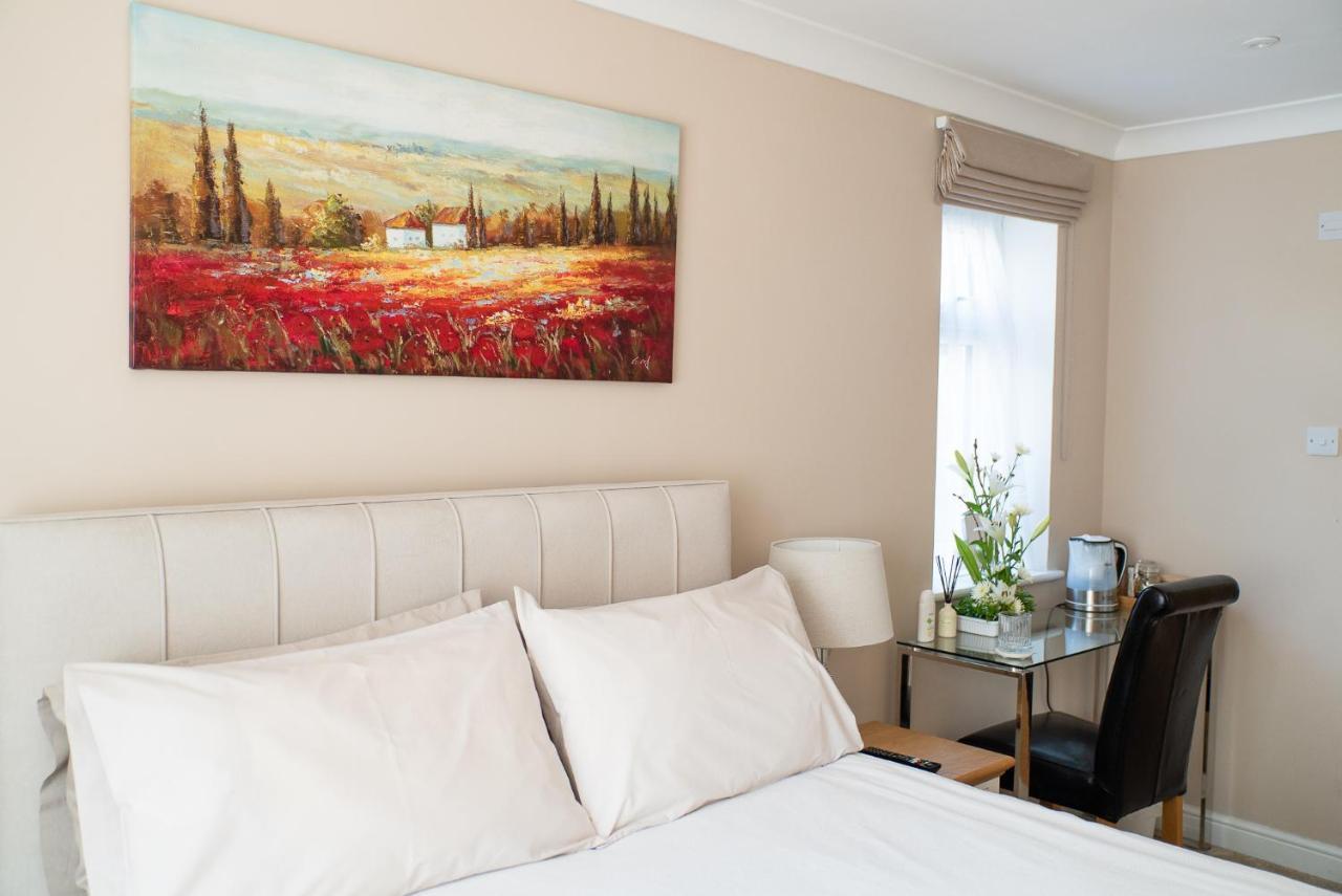 Bed and Breakfast The Cedars West Clandon Екстер'єр фото